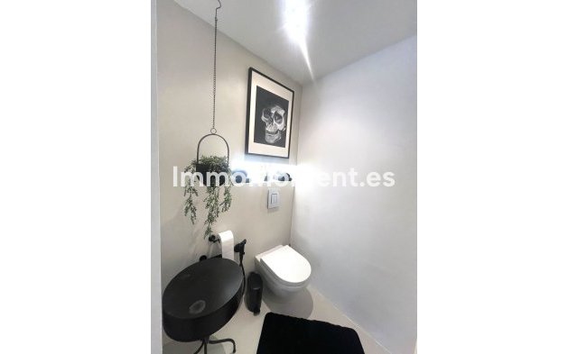 Resale - Apartment - Marbella - Nueva Andalucía