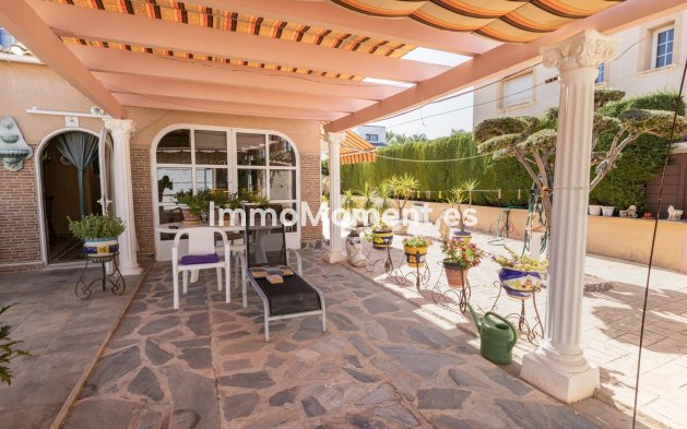 Wiederverkauf - Freistehende Villa - Orihuela Costa - La Regia