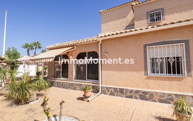 Wiederverkauf - Freistehende Villa - Orihuela Costa - La Regia