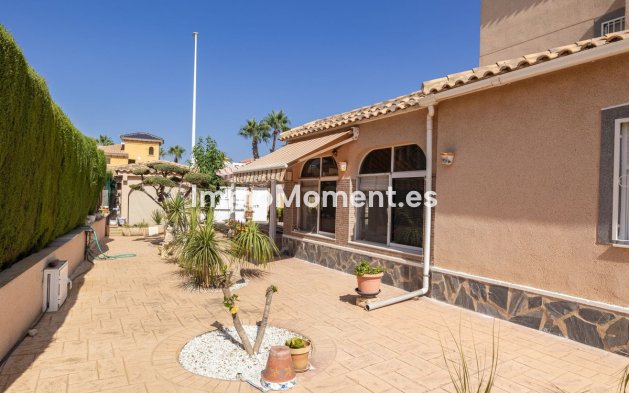Wiederverkauf - Freistehende Villa - Orihuela Costa - La Regia
