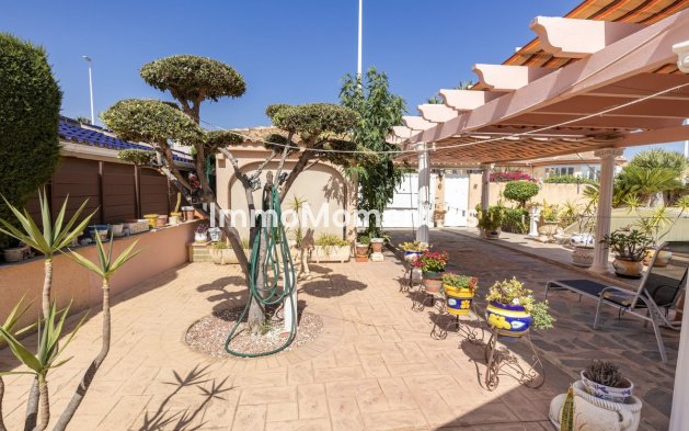Wiederverkauf - Freistehende Villa - Orihuela Costa - La Regia