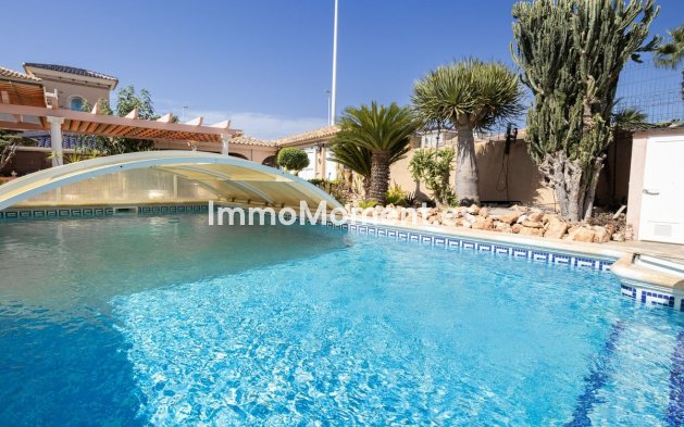 Wiederverkauf - Freistehende Villa - Orihuela Costa - La Regia