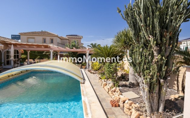 Wiederverkauf - Freistehende Villa - Orihuela Costa - La Regia