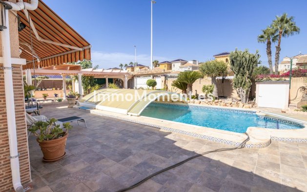 Wiederverkauf - Freistehende Villa - Orihuela Costa - La Regia