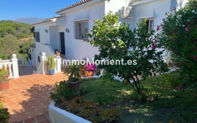 Resale - Detached villa - Marbella - Elviria