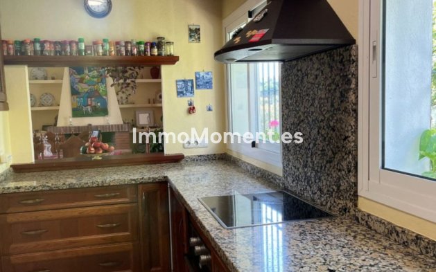Resale - Detached villa - Marbella - Elviria
