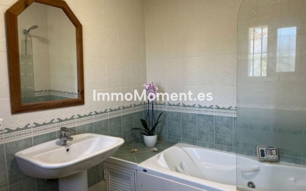 Resale - Detached villa - Marbella - Elviria