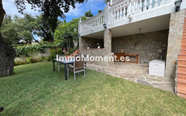 Resale - Detached villa - Marbella - Elviria