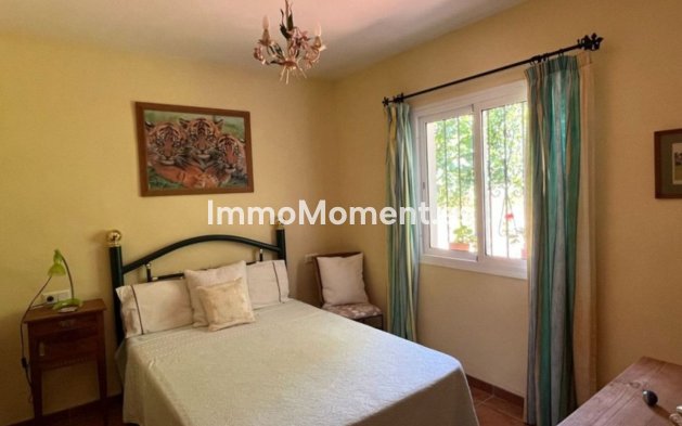 Resale - Detached villa - Marbella - Elviria