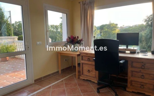 Resale - Detached villa - Marbella - Elviria