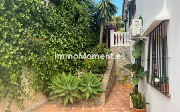 Resale - Detached villa - Marbella - Elviria