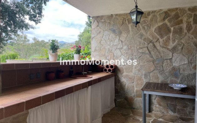 Resale - Detached villa - Marbella - Elviria