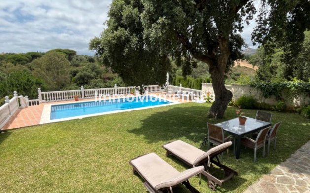 Resale - Detached villa - Marbella - Elviria