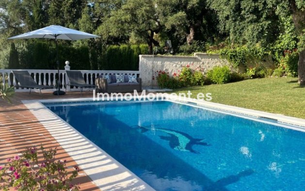 Resale - Detached villa - Marbella - Elviria