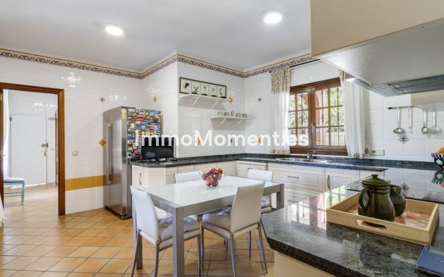 Wiederverkauf - Freistehende Villa - Marbella - Marbella Centro