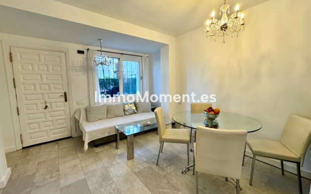 Resale - Apartment - Estepona - Benamara