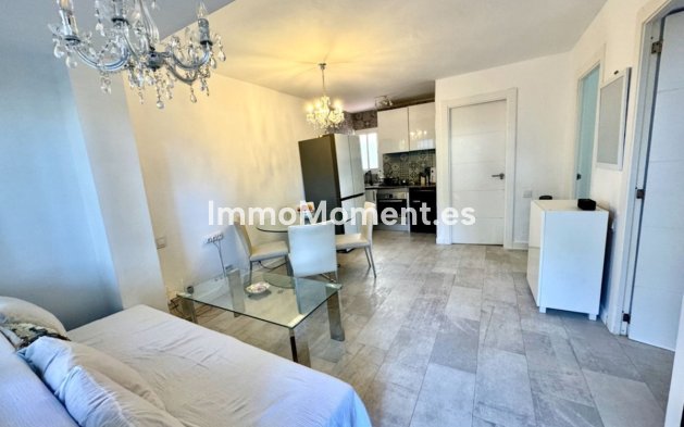 Resale - Apartment - Estepona - Benamara