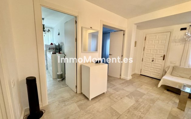 Resale - Apartment - Estepona - Benamara