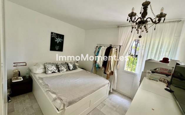 Resale - Apartment - Estepona - Benamara
