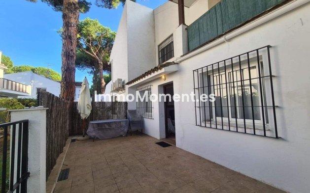 Resale - Apartment - Estepona - Benamara