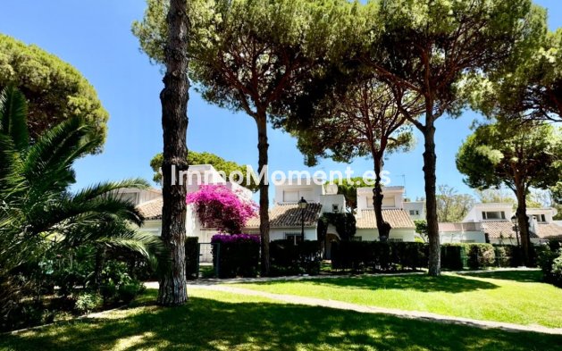 Resale - Apartment - Estepona - Benamara