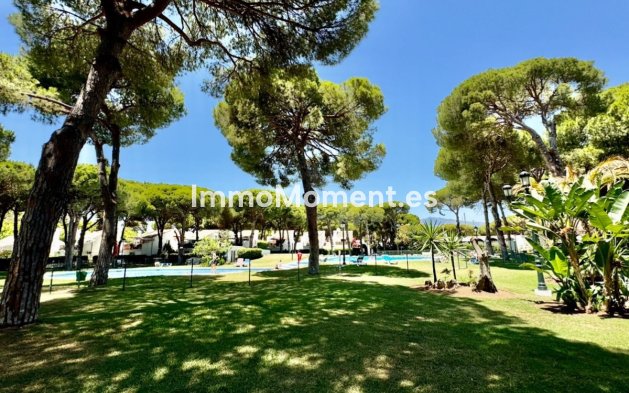 Resale - Apartment - Estepona - Benamara