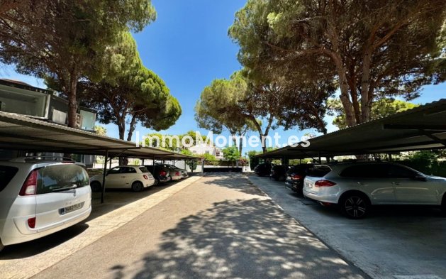 Resale - Apartment - Estepona - Benamara