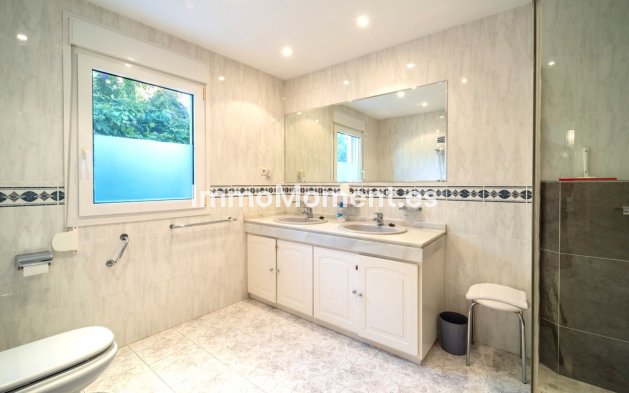 Reventa - Villa independiente - Marbella - Marbesa