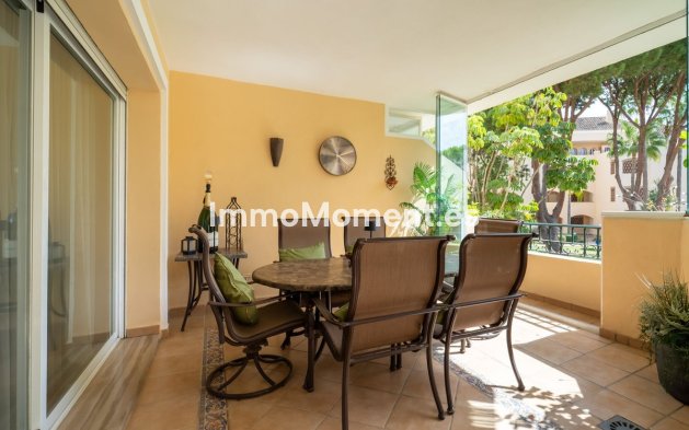 Resale - Apartment - Marbella - Elviria