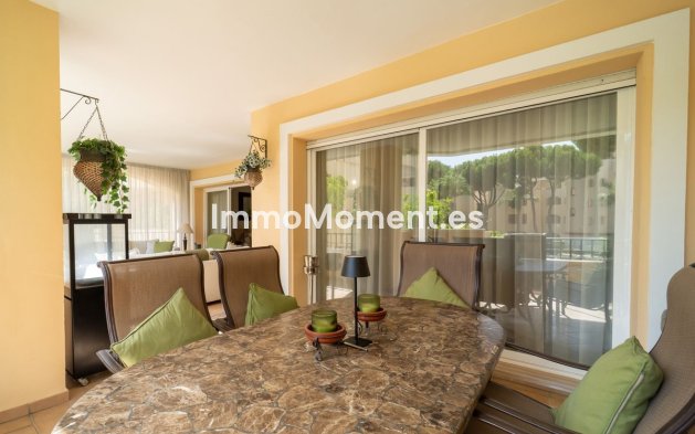Resale - Apartment - Marbella - Elviria