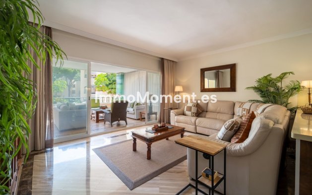 Resale - Apartment - Marbella - Elviria