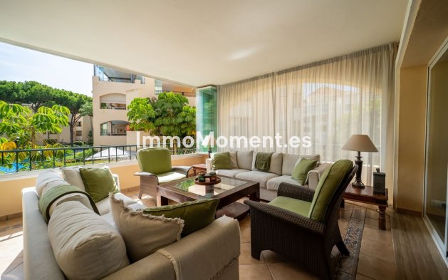 Resale - Apartment - Marbella - Elviria
