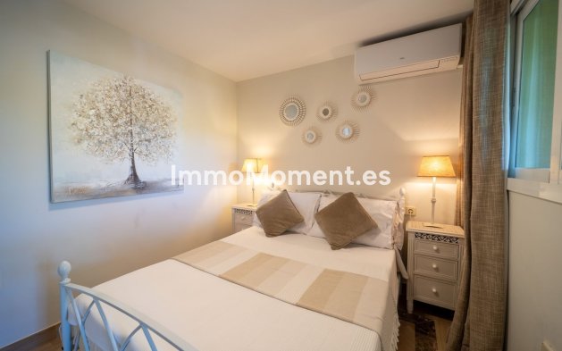 Resale - Apartment - Marbella - Elviria