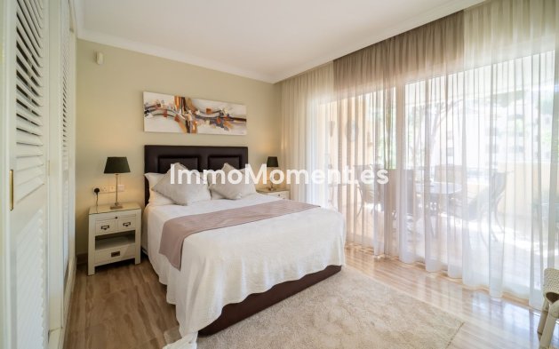 Resale - Apartment - Marbella - Elviria