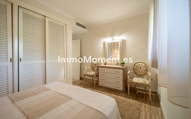 Resale - Apartment - Marbella - Elviria