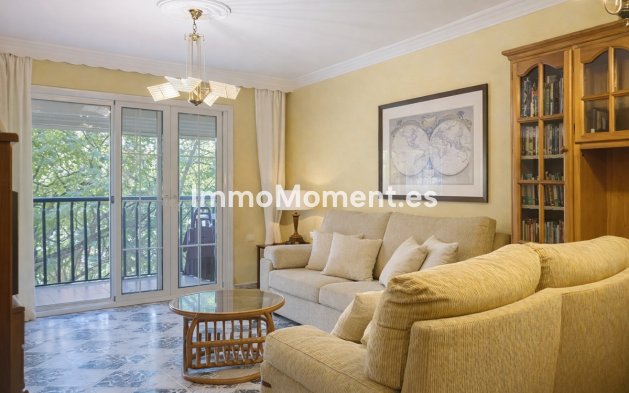 Resale - Apartment - Estepona - Estepona Centro