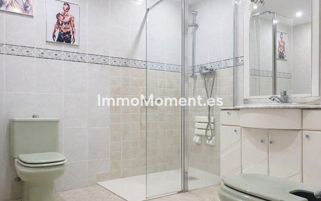 Resale - Apartment - Estepona - Estepona Centro