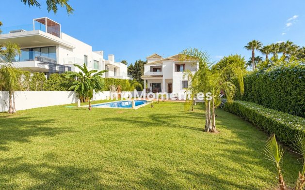 Wiederverkauf - Freistehende Villa - Marbella - Guadalmina Baja