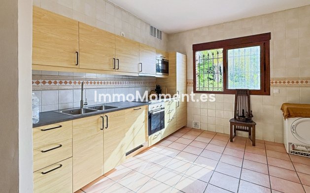 Wiederverkauf - Freistehende Villa - Marbella - Guadalmina Baja