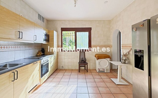 Wiederverkauf - Freistehende Villa - Marbella - Guadalmina Baja