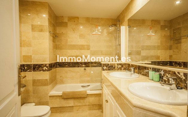 Resale - Apartment - Marbella - Elviria