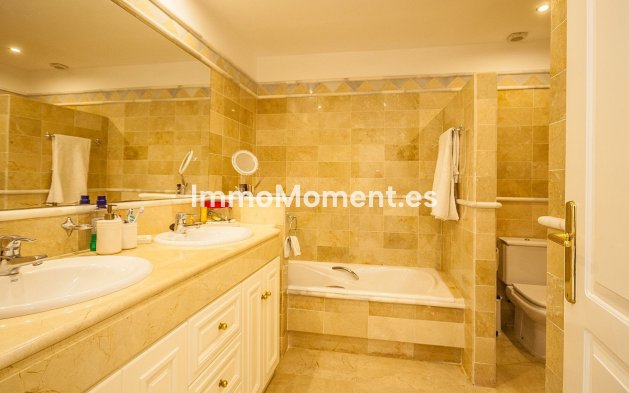 Resale - Apartment - Marbella - Elviria