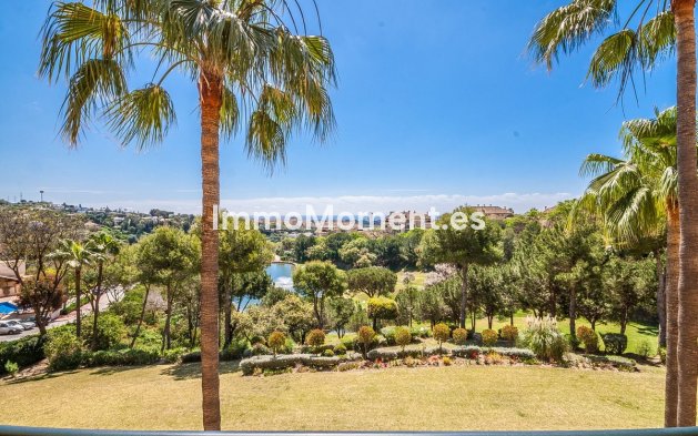 Resale - Apartment - Marbella - Elviria