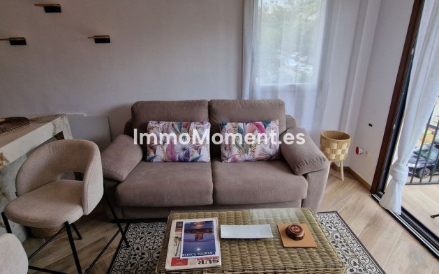 Resale - Apartment - Manilva - La Duquesa
