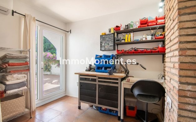 Wiederverkauf - Freistehende Villa - Estepona  - Estepona Centro