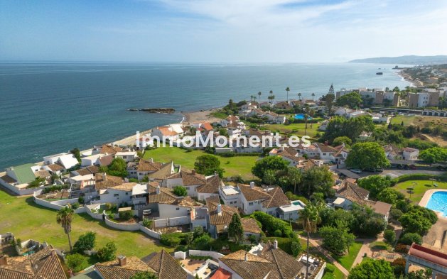 Wiederverkauf - Freistehende Villa - Estepona  - Estepona Centro