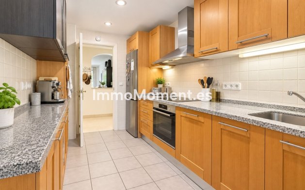 Resale - Apartment - Benahavís - Los Arqueros