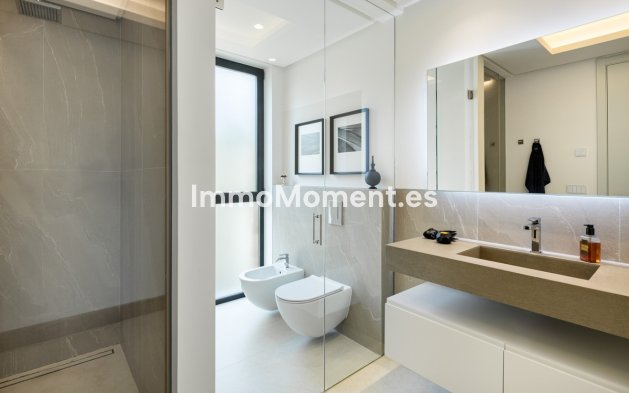 Reventa - Villa independiente - Marbella - Nueva Andalucía