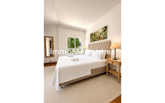Wiederverkauf - Freistehende Villa - Estepona  - New Golden Mile
