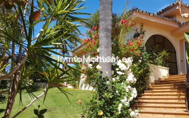 Wiederverkauf - Freistehende Villa - Estepona  - New Golden Mile